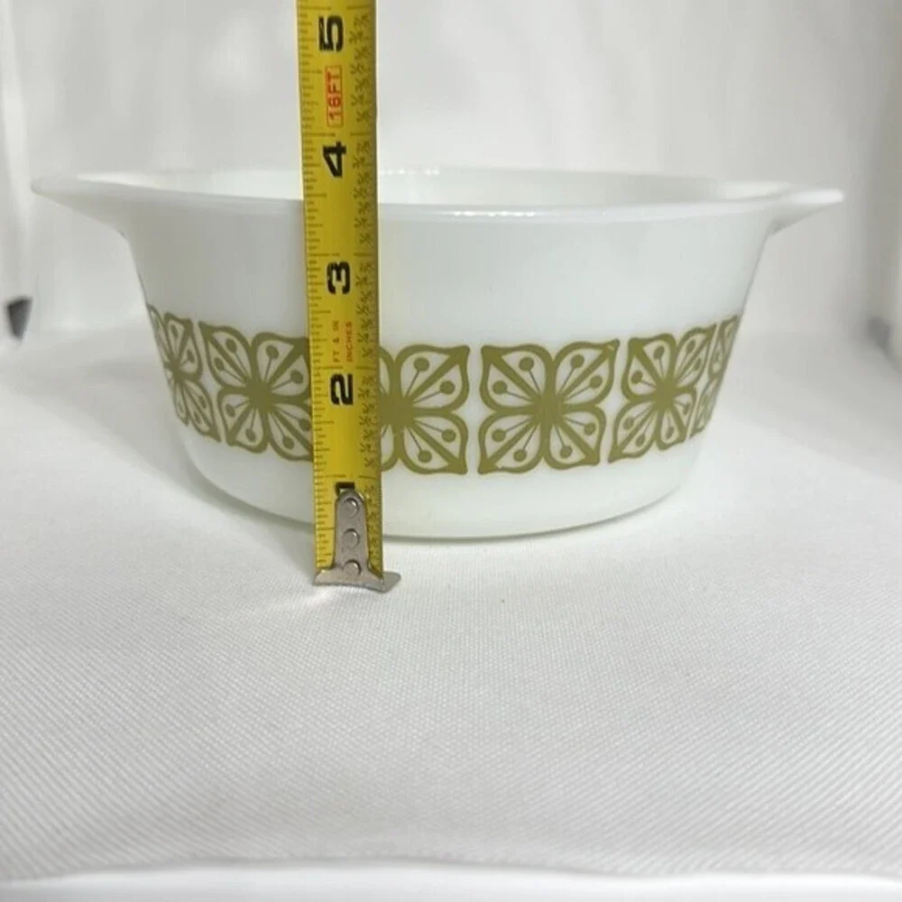 Pyrex Verde Green Cinderella Mixing/Casserole Bowl 474-B #29‎